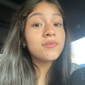 Meet your Posher, Analia